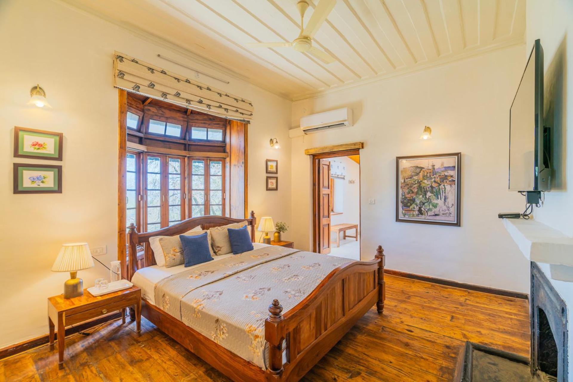 Stayvista At Paris Villa With Pvt Pool & Valley View Kasauli Eksteriør bilde