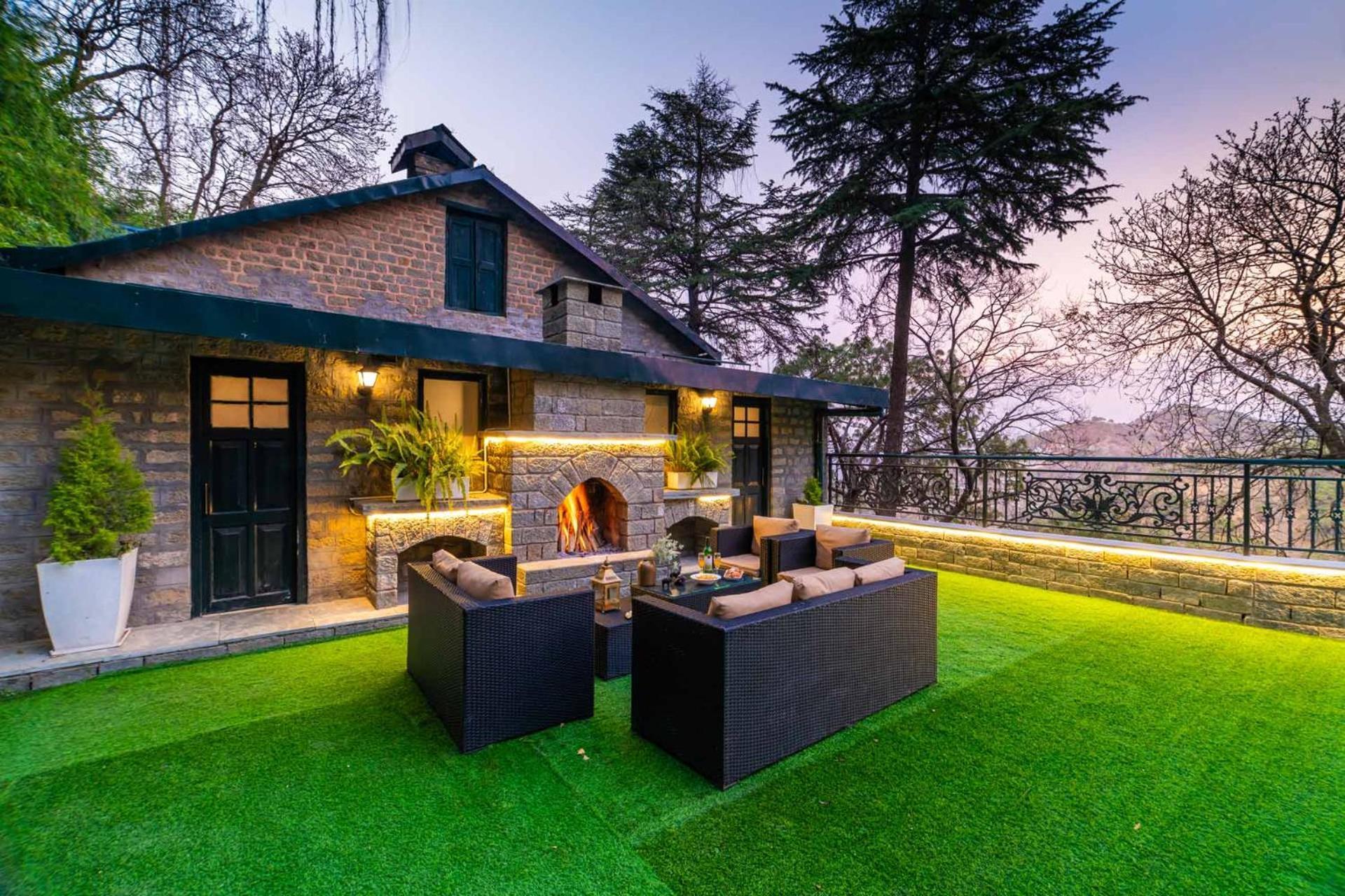 Stayvista At Paris Villa With Pvt Pool & Valley View Kasauli Eksteriør bilde
