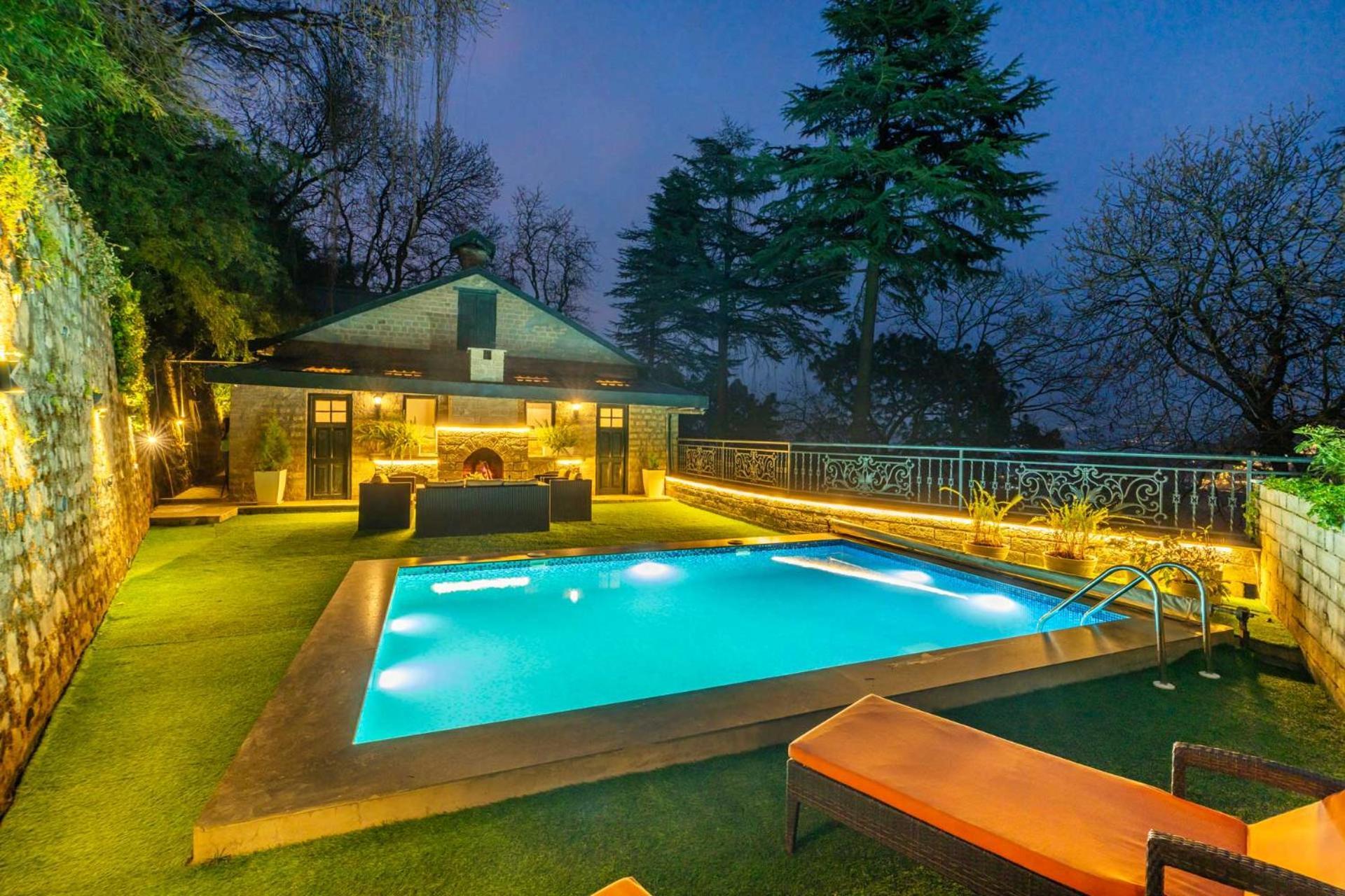 Stayvista At Paris Villa With Pvt Pool & Valley View Kasauli Eksteriør bilde