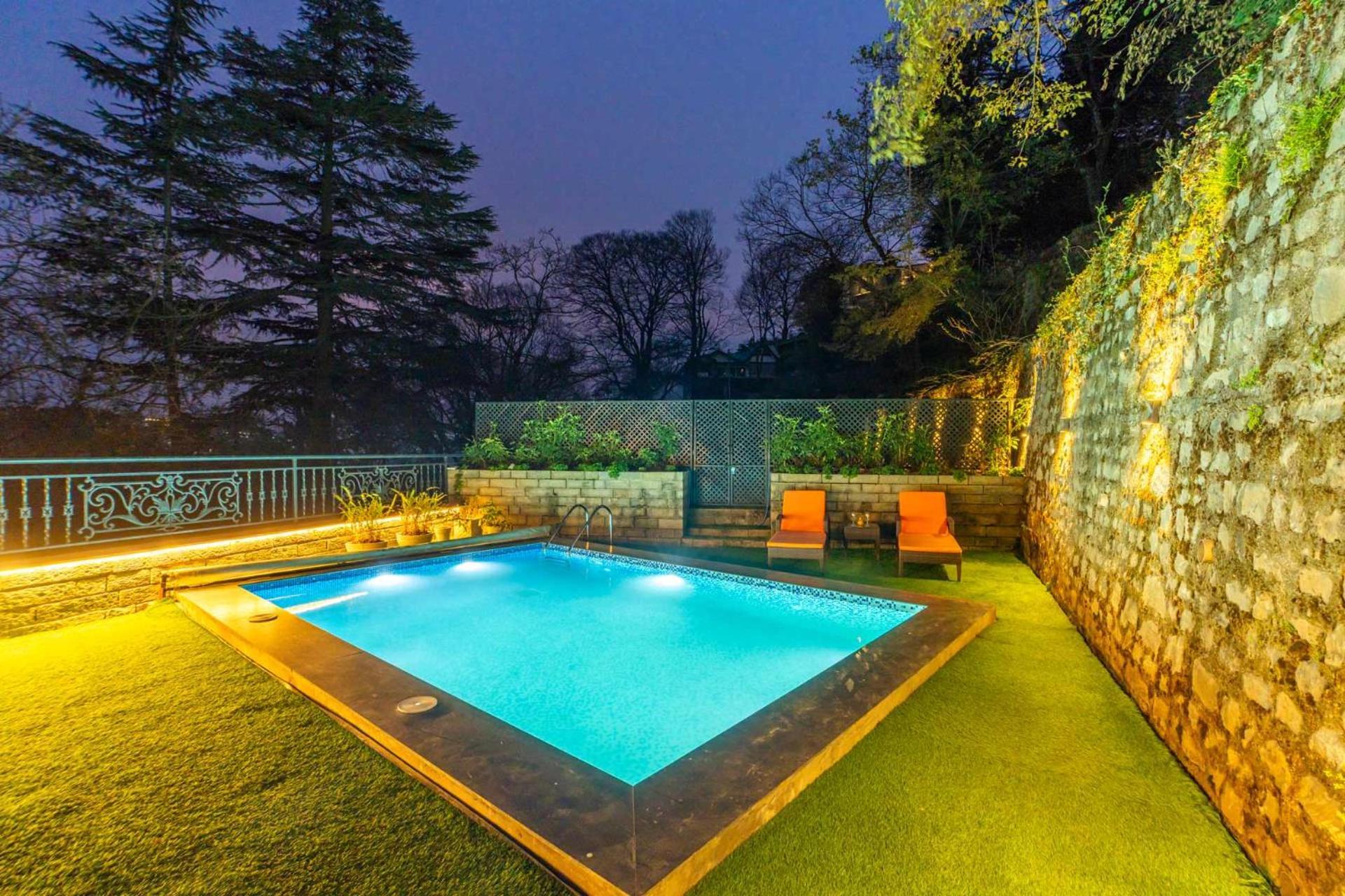 Stayvista At Paris Villa With Pvt Pool & Valley View Kasauli Eksteriør bilde
