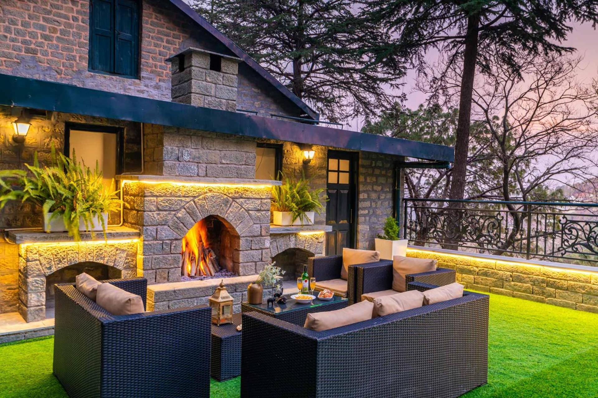 Stayvista At Paris Villa With Pvt Pool & Valley View Kasauli Eksteriør bilde