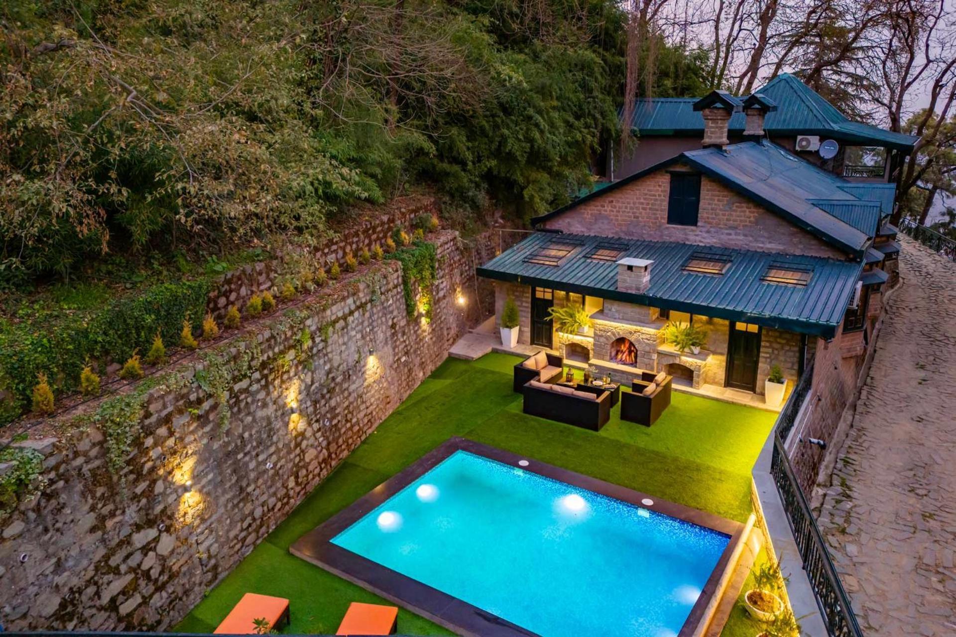 Stayvista At Paris Villa With Pvt Pool & Valley View Kasauli Eksteriør bilde
